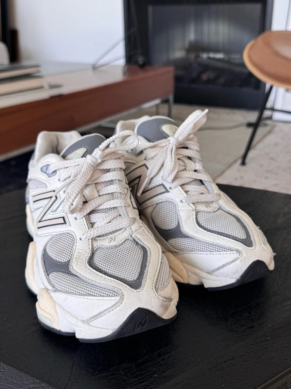 New Balance White and Gray Women's Athletic Sneakers size ze 7,5 - Picture 1 of 7